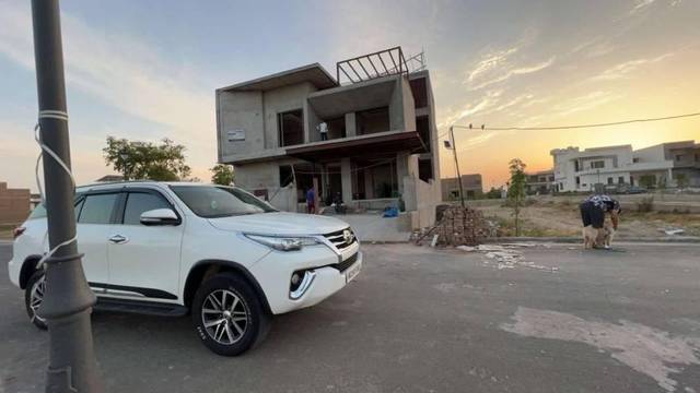 https://images10.gaadi.com/usedcar_image/4557099/original/processed_processed_33f7512a-419d-4a4a-9fb2-6446e4dbd133.jpg?imwidth=6400