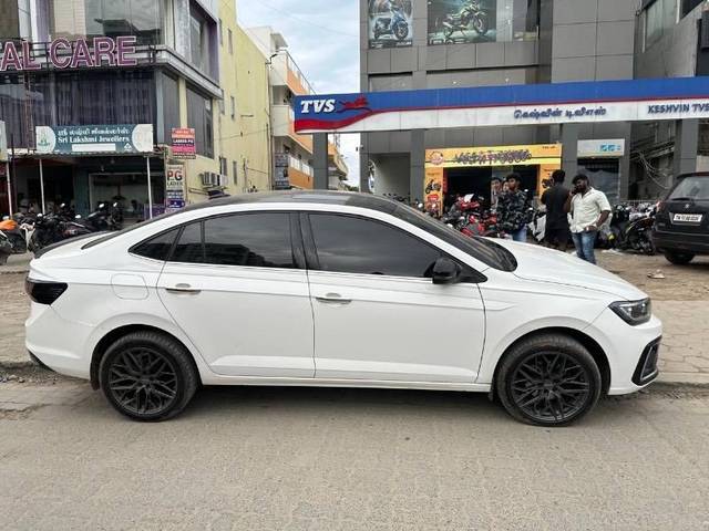 https://images10.gaadi.com/usedcar_image/4557167/original/processed_60435ebf-51ab-45a7-abac-a11464376523.jpeg?imwidth=6401