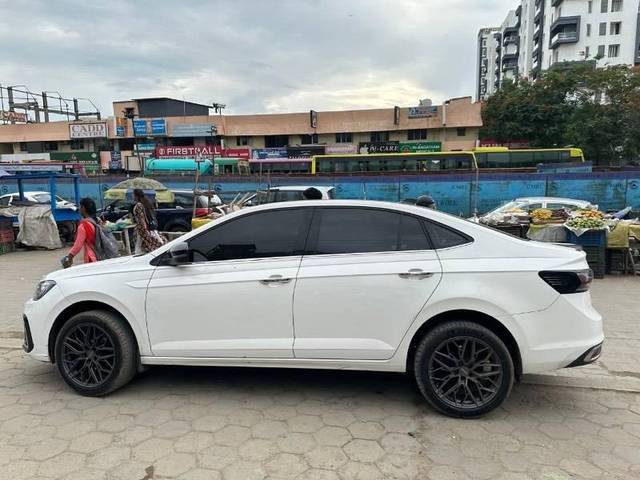 https://images10.gaadi.com/usedcar_image/4557167/original/processed_8f9d104e-1f79-437f-ab9d-342a855ab390.jpeg?imwidth=6402