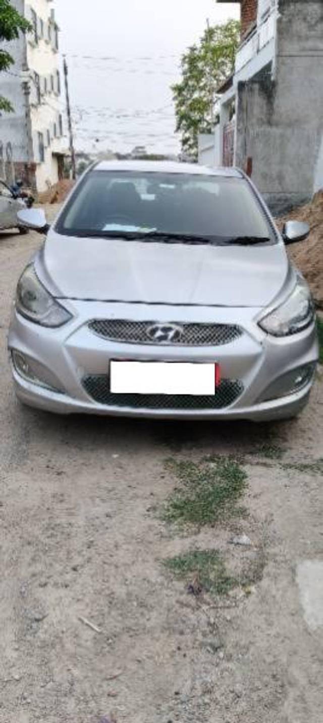 https://images10.gaadi.com/usedcar_image/4557176/original/processed_9b33df96-34c7-4857-ae1c-b18491ee7332.jpg?imwidth=6402