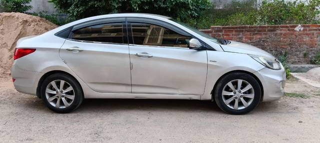 https://images10.gaadi.com/usedcar_image/4557176/original/processed_ae3f5c34-e563-410a-bf07-dc31ac9f5961.jpg?imwidth=6401