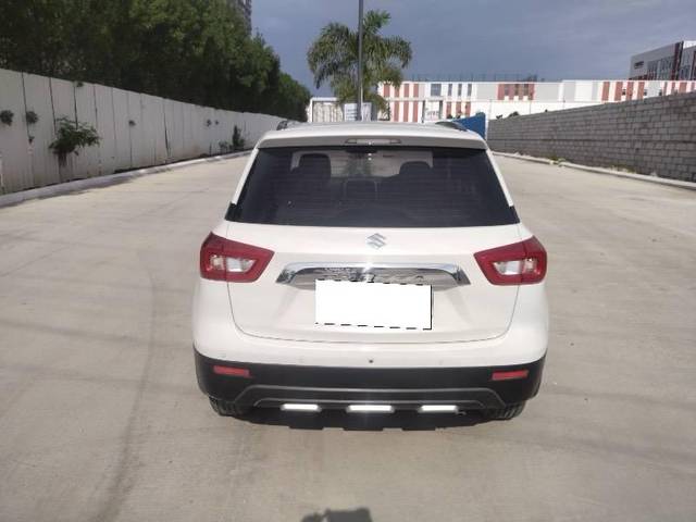 https://images10.gaadi.com/usedcar_image/4557184/original/processed_8893db40-7c4a-4afb-ab58-71bd056e2dcd.jpeg?imwidth=6402