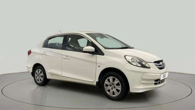 https://images10.gaadi.com/usedcar_image/4557188/original/d484cbabe3865ce46b5961a42dd26bbf.jpg?imwidth=6400