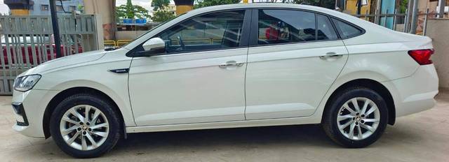 https://images10.gaadi.com/usedcar_image/4557190/original/processed_7730b3443414a88de5e8f2c7de7002fd.jpeg?imwidth=6402