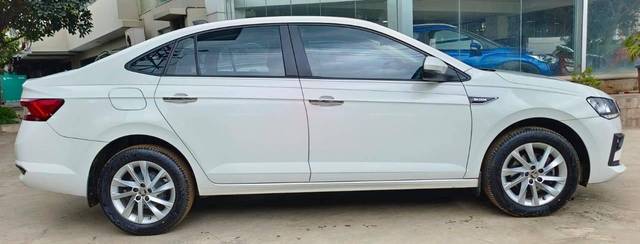 https://images10.gaadi.com/usedcar_image/4557190/original/processed_fce53fb4ca529d29f665b66b1d8514d5.jpeg?imwidth=6401