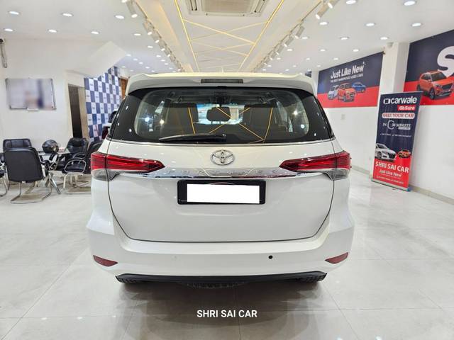 https://images10.gaadi.com/usedcar_image/4557193/original/processed_525e4504d66083e7120326c726626251.jpg?imwidth=6402