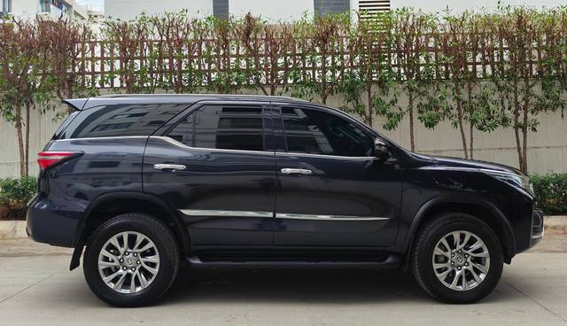 https://images10.gaadi.com/usedcar_image/4557195/original/4c04e261c465c377c7942b1e793289bb.jpg?imwidth=6401
