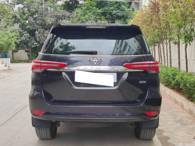 https://images10.gaadi.com/usedcar_image/4557195/original/processed_340e3bbef691a86c91aad1c801b01f74.jpg?imwidth=6402