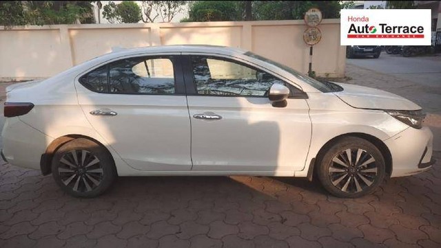 Second-hand 2023 Honda City ZX MT for sale in Ahmedabad-2