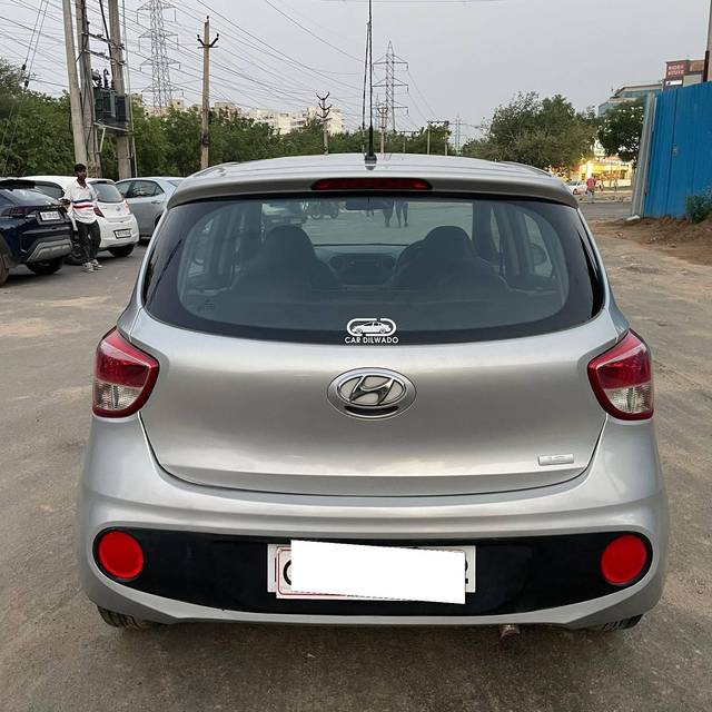 https://images10.gaadi.com/usedcar_image/4557204/original/processed_d90c785e75690725e08238dea0581ae1.jpg?imwidth=6401
