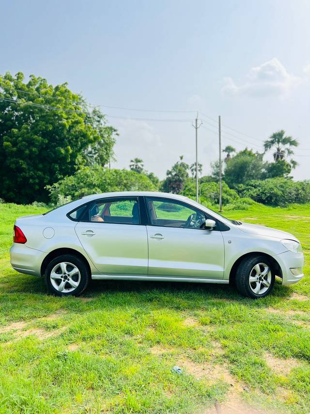 https://images10.gaadi.com/usedcar_image/4557208/original/d68ff2431514ddc841e21061beb5873a.jpeg?imwidth=6401