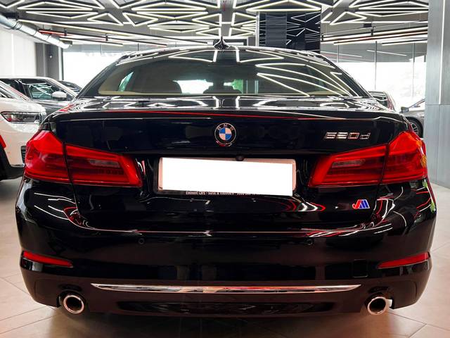 https://images10.gaadi.com/usedcar_image/4557210/original/processed_3ac51d2a2bf89737fad4915dd6c5b1d2.JPG?imwidth=6402