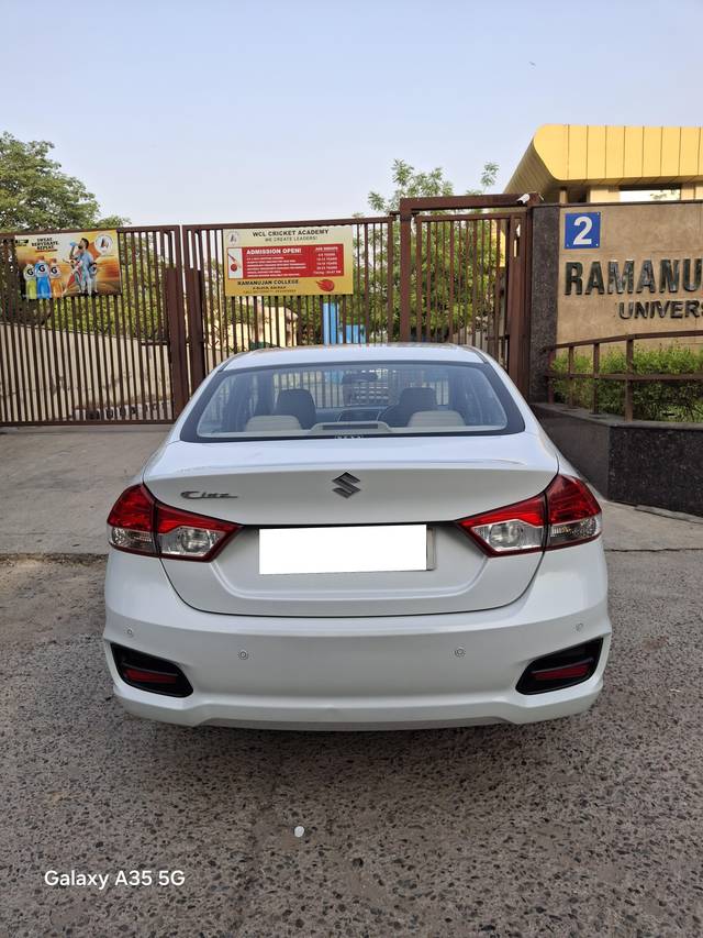 https://images10.gaadi.com/usedcar_image/4557276/original/processed_d565d961c747020827da9129beb67790.jpg?imwidth=6402