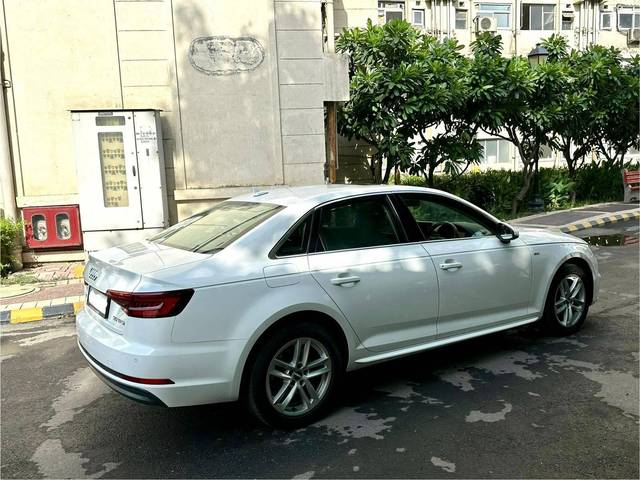https://images10.gaadi.com/usedcar_image/4557279/original/processed_b3dd2a3c64c24331ba12596bc4571cd8.jpg?imwidth=6402
