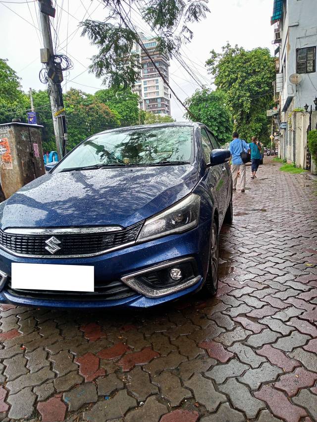 https://images10.gaadi.com/usedcar_image/4557287/original/processed_f8499d1249c766bb6db3061d2182ac5e.jpg?imwidth=6401