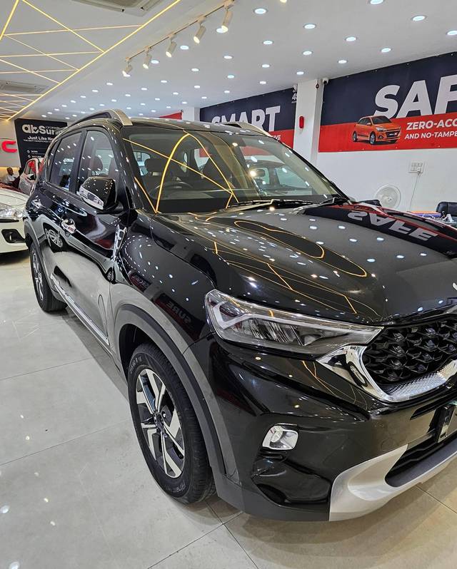 https://images10.gaadi.com/usedcar_image/4557288/original/processed_d8ae5cc9c92a7fa3b111c4d1b52738cb.jpg?imwidth=6400