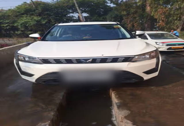 https://images10.gaadi.com/usedcar_image/4557309/original/30d9e006-6e97-46ef-b006-bcdd7c9d3910.?imwidth=6400