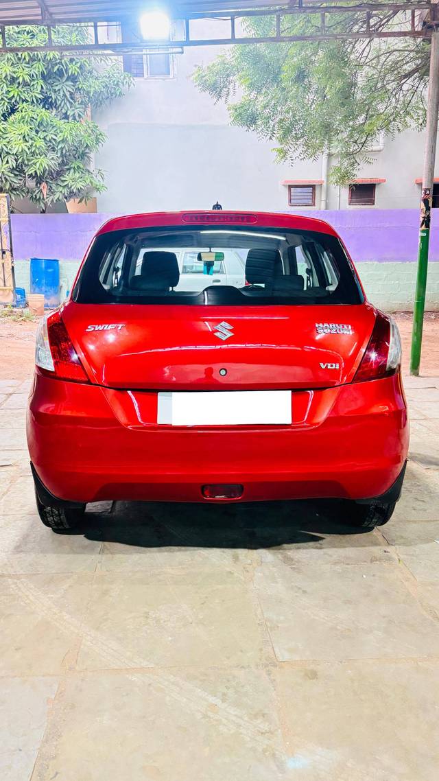 https://images10.gaadi.com/usedcar_image/4557320/original/processed_defd3ad32f5dc2a3442fa1fef24272ae.jpg?imwidth=6402