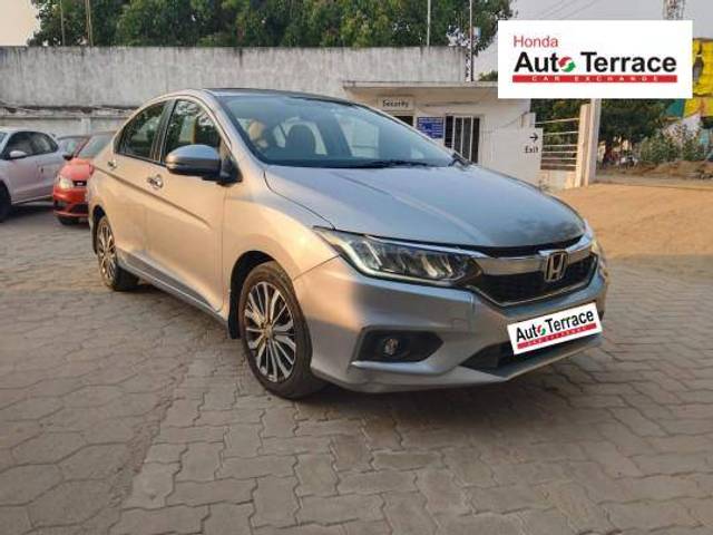 https://images10.gaadi.com/usedcar_image/4557327/original/cb1b6bee0c9cd4533d6765f041e6da67.jpeg?imwidth=6400