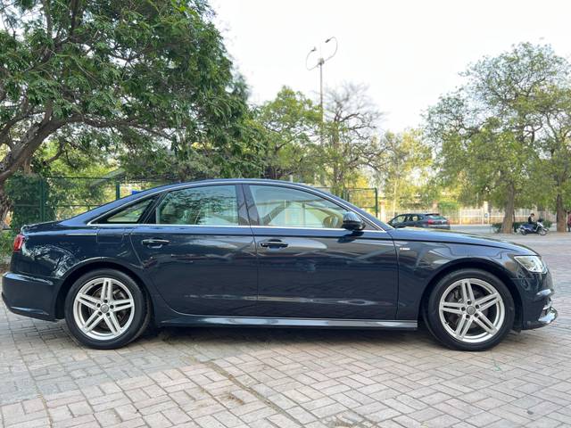 https://images10.gaadi.com/usedcar_image/4557340/original/0574fd450ce4c25b8e72e27a49736794.jpg?imwidth=6401