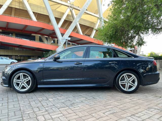 https://images10.gaadi.com/usedcar_image/4557340/original/cdbcc9d2e562ce7d9ffe82bef6182703.jpg?imwidth=6402