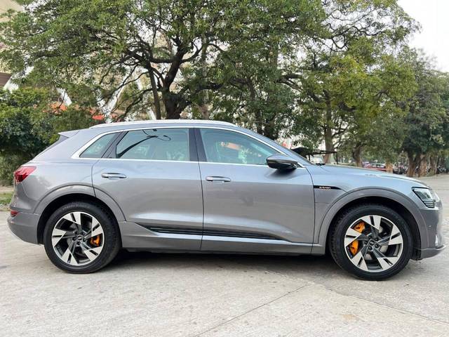 https://images10.gaadi.com/usedcar_image/4557350/original/processed_d04c75453de807c2307aa4c27666cf85.jpg?imwidth=6401