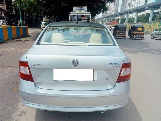 https://images10.gaadi.com/usedcar_image/4557354/original/processed_53ce5696edbfff2bd0c7ea5430ecc24d.jpg?imwidth=6402