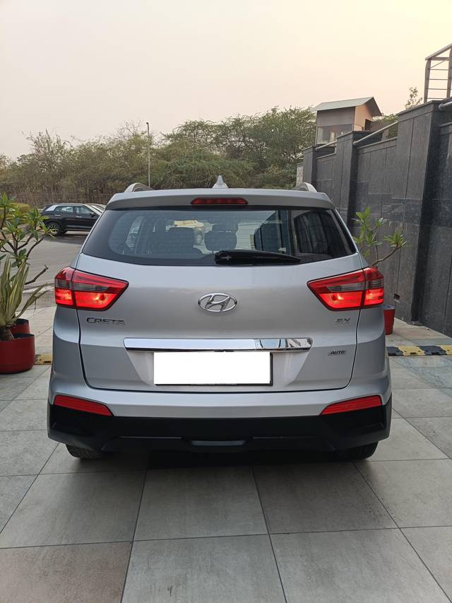 https://images10.gaadi.com/usedcar_image/4557356/original/processed_b7e4793b136f7b8585af15203609d4f3.jpg?imwidth=6401
