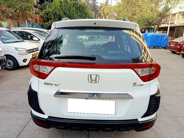 https://images10.gaadi.com/usedcar_image/4557416/original/processed_ec430069027f142858770361ad7e85a5.jpg?imwidth=6402