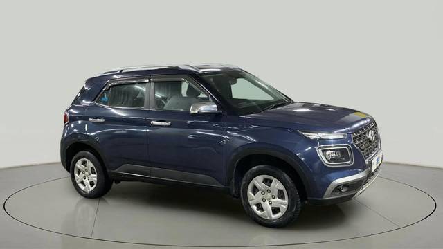 https://images10.gaadi.com/usedcar_image/4557428/original/32f07031fbb04d62e37504caf9b54f5b.jpg?imwidth=6400