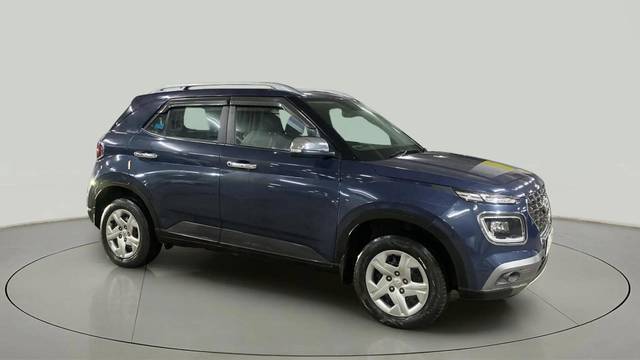 https://images10.gaadi.com/usedcar_image/4557428/original/50ffc715159c52a6458c36524780bcda.jpg?imwidth=6400