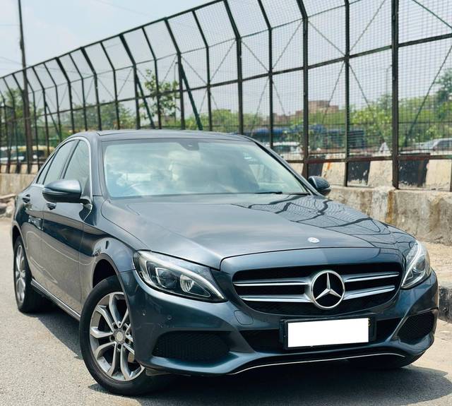 https://images10.gaadi.com/usedcar_image/4557439/original/processed_7403a96a90223f1e5fbdcbbb783daf72.jpg?imwidth=6400