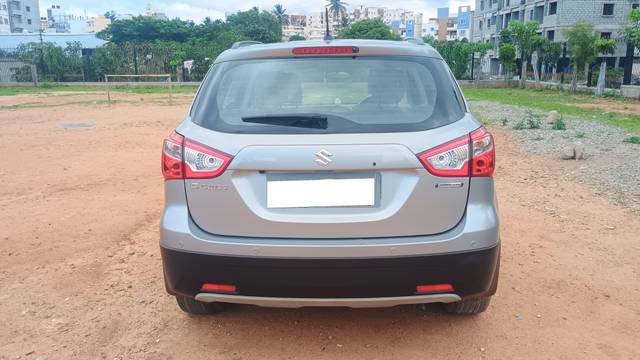 https://images10.gaadi.com/usedcar_image/4557442/original/processed_ae6a46de8acc59bd2d8cd86231105211.jpg?imwidth=6402