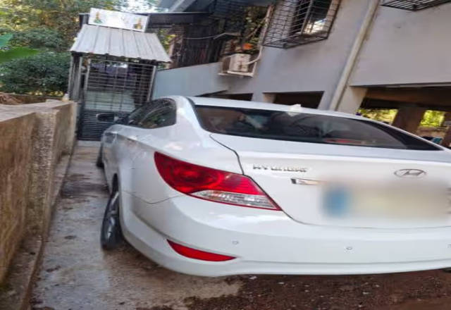 https://images10.gaadi.com/usedcar_image/4557455/original/b4ef316d-7101-454b-8e24-cb0206a24db9.?imwidth=6402