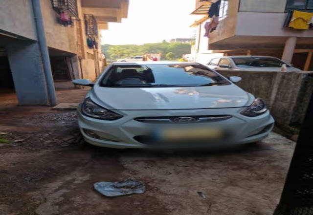 https://images10.gaadi.com/usedcar_image/4557455/original/cab0beb3-e1f5-4a53-93f4-68cec896903a.?imwidth=6400