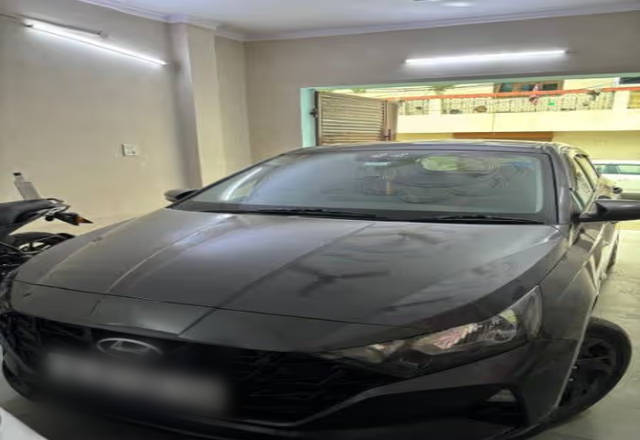 https://images10.gaadi.com/usedcar_image/4557458/original/c16cdc85-772a-42c9-871a-c78a00851bc3.?imwidth=6400
