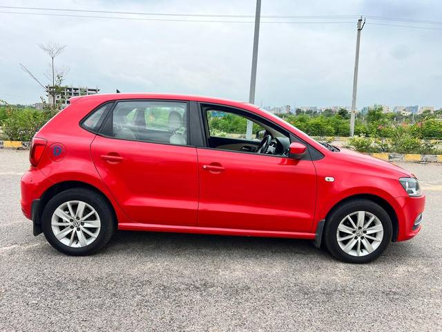 https://images10.gaadi.com/usedcar_image/4557461/original/processed_80d27911e976b89e03f1cbd48741f03c.jpg?imwidth=6401