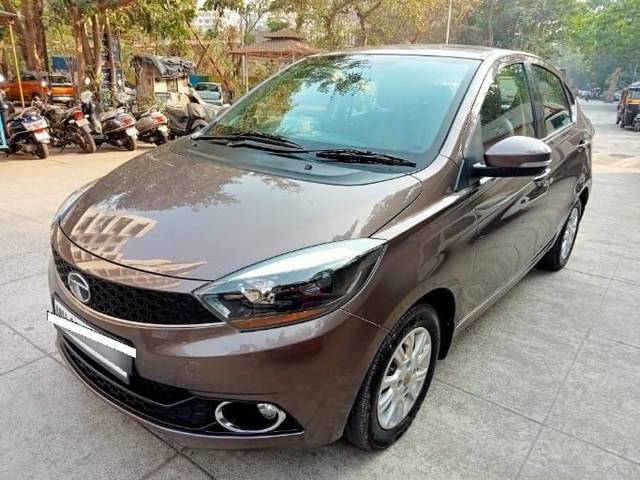 https://images10.gaadi.com/usedcar_image/4557474/original/6323f99e223e09ba4ad871cb47623569.jpg?imwidth=6400