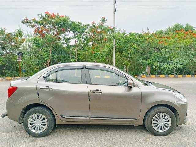 https://images10.gaadi.com/usedcar_image/4557484/original/35dcf895a16476ea0f0045adee861e1e.jpg?imwidth=6401