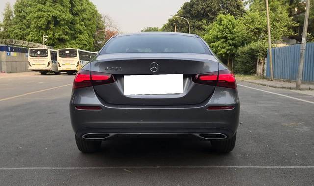 https://images10.gaadi.com/usedcar_image/4557527/original/processed_263cd48c49db91c4e1a137fa12f11819.jpg?imwidth=6402