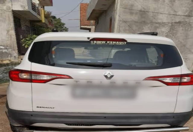 https://images10.gaadi.com/usedcar_image/4557529/original/51cb314e-9c9c-48e1-902d-34e463a2d0d3.?imwidth=6401