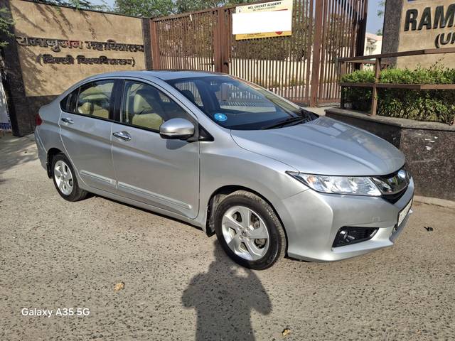 https://images10.gaadi.com/usedcar_image/4557531/original/processed_c724db7ed59f36a37ad268c43de79329.jpg?imwidth=6400