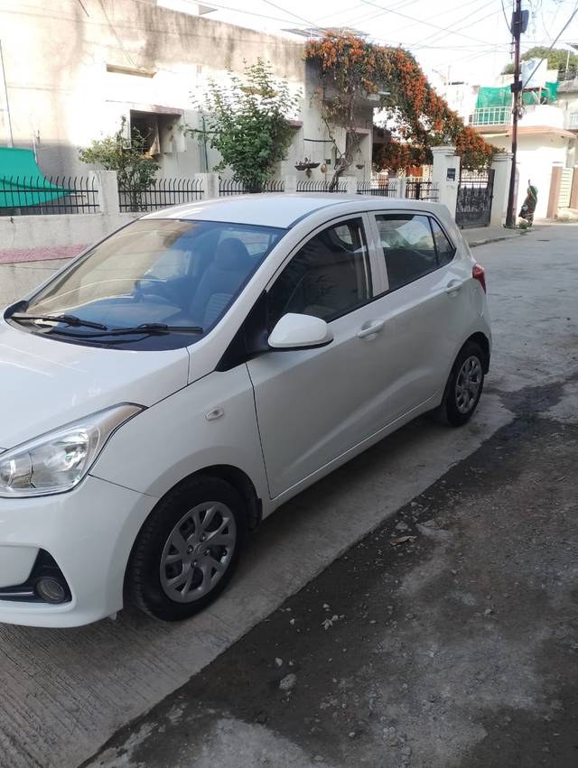 https://images10.gaadi.com/usedcar_image/4557548/original/458558d6f7338adda47515e90cbc2d36.jpg?imwidth=6400