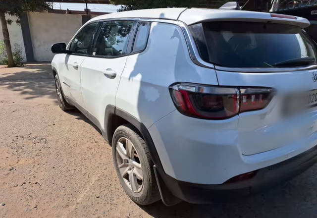 https://images10.gaadi.com/usedcar_image/4557551/original/94927bd2-9fce-466e-b708-15ab45581fe7.?imwidth=6401