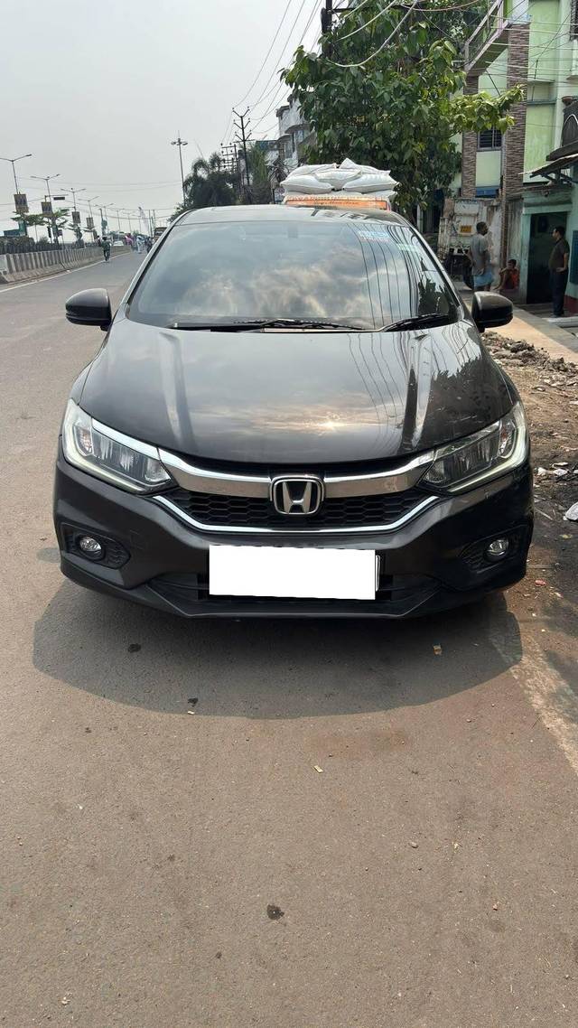 https://images10.gaadi.com/usedcar_image/4557554/original/processed_1238d34b833945d77e37fb2efdb82ce9.jpg?imwidth=6400