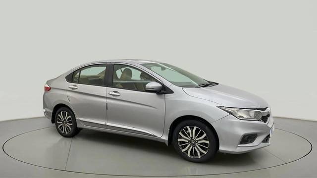 https://images10.gaadi.com/usedcar_image/4557555/original/c21bde49e03945978bb819279a4429d0.jpg?imwidth=6400