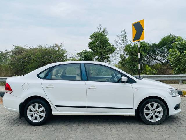 https://images10.gaadi.com/usedcar_image/4557567/original/b5f6864beb039b3764ab09aa1bea5672.jpg?imwidth=6401