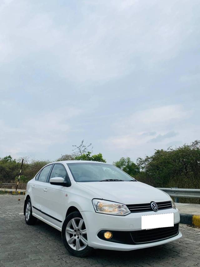 https://images10.gaadi.com/usedcar_image/4557567/original/processed_ba51d3cab2f50c5797b592b5ce5b27fa.jpg?imwidth=6400