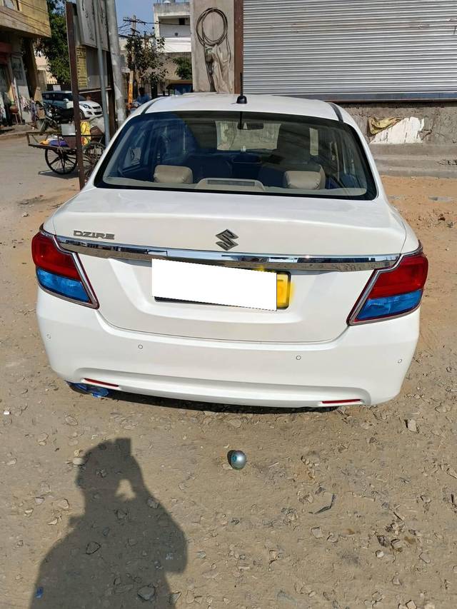 https://images10.gaadi.com/usedcar_image/4557591/original/processed_1f255df225ac8c024e473f13dbdc1a12.jpg?imwidth=6401