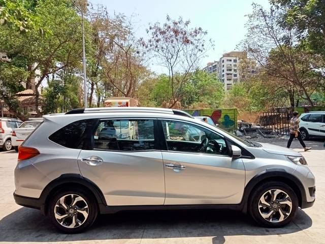 https://images10.gaadi.com/usedcar_image/4557593/original/a9bed39496a7a6d63c579fe7d1f0a9b2.jpg?imwidth=6401